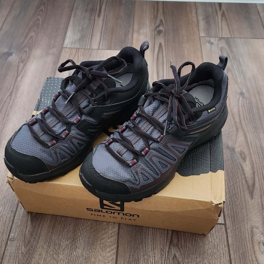 ✨NEW✨ Salomon Women's X Crest Black Gray Hiking Shoes 7 - Picture 2 of 11